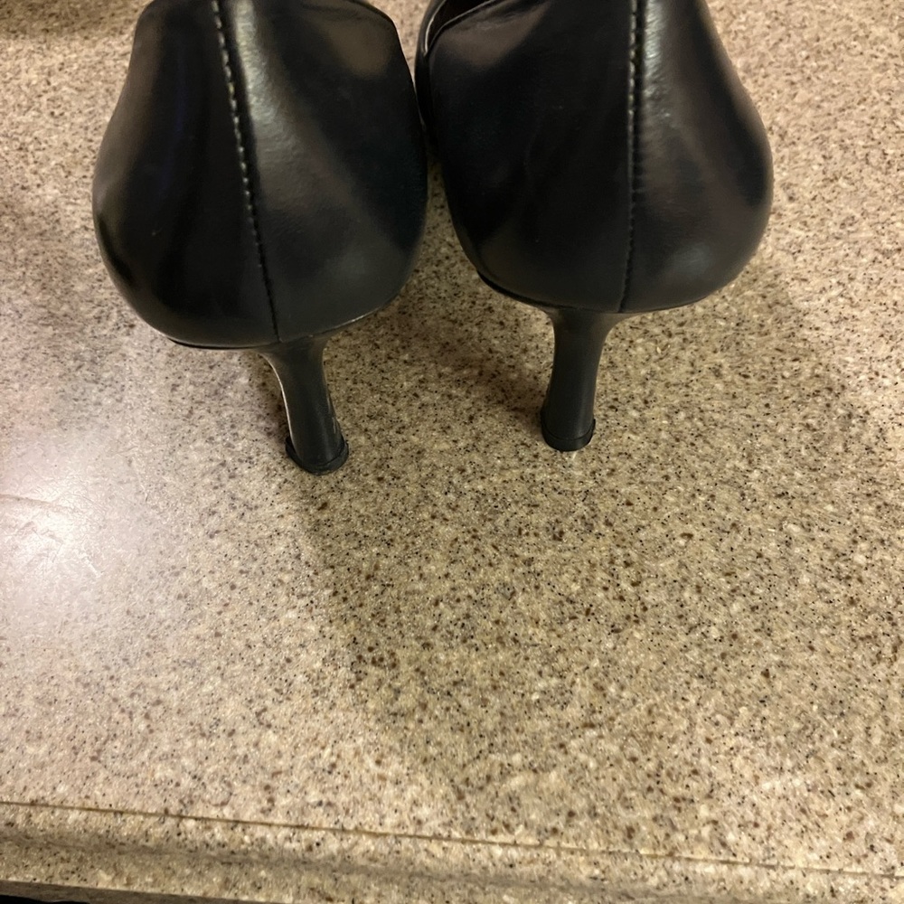 Women shoes 9M black hills BP.